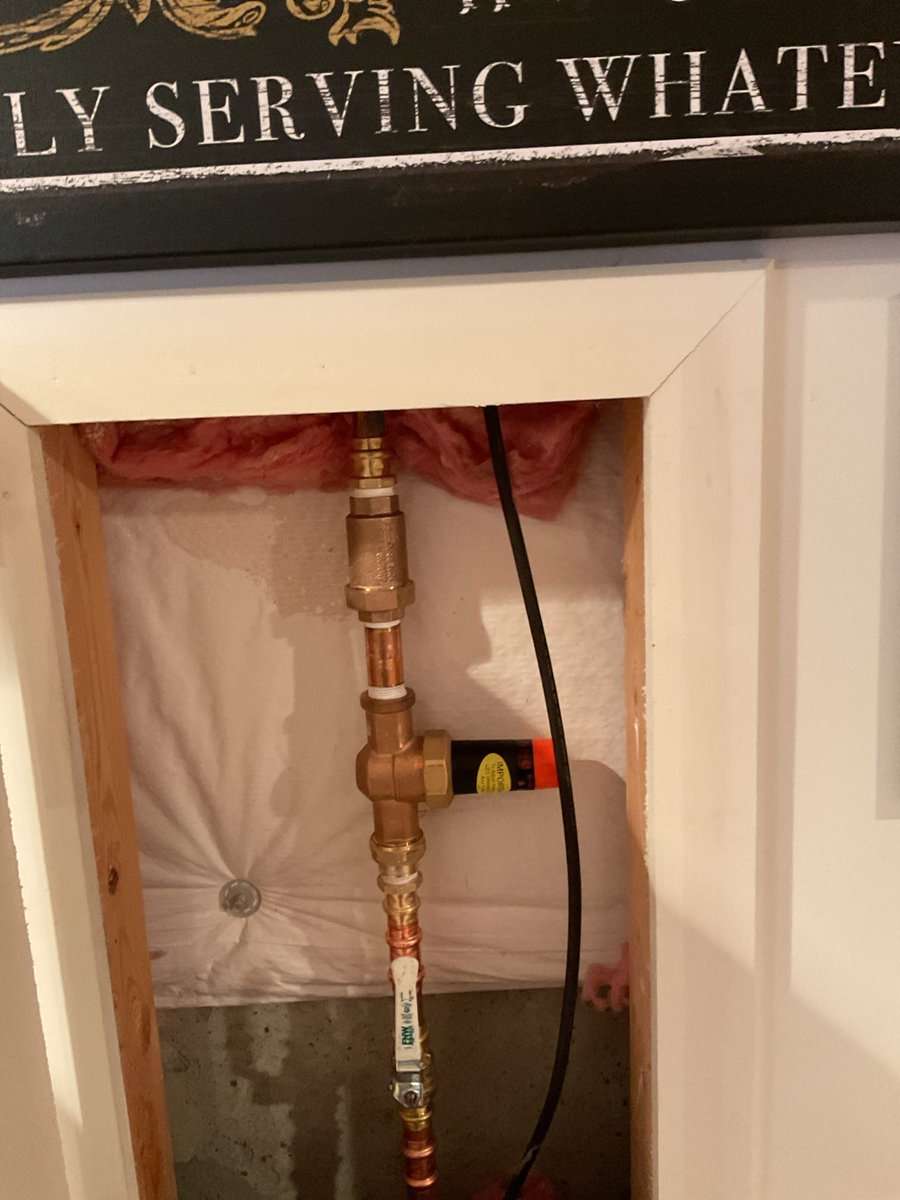NixcoPlbg's tweet photo. 💧 Noticing changes in your home’s water pressure?
At Nixco Plumbing, we see this issue all the time across Mason, Blue Ash, and Greater Cincinnati. 
📅 Book online today at https://t.co/4M2bYNaNbA https://t.co/sJxmcJgMCE