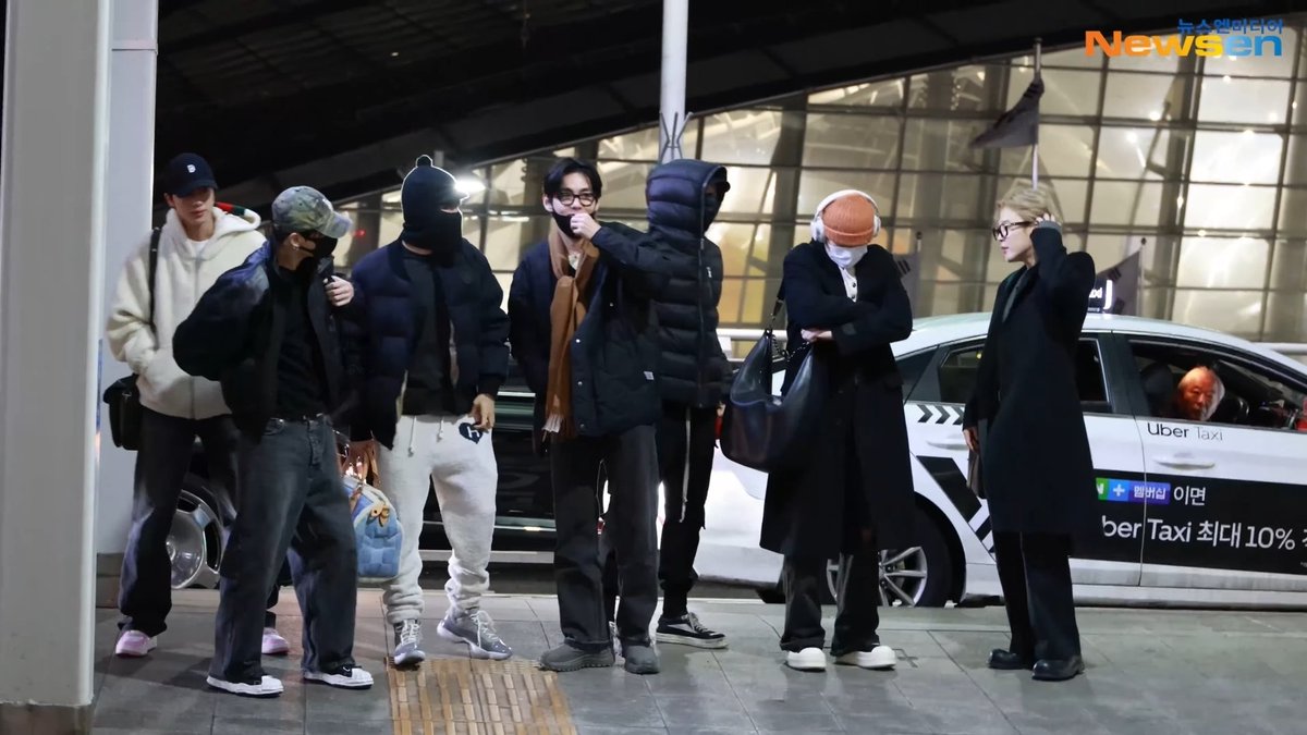 OneilyMusic's tweet image. BTS at the airport today.