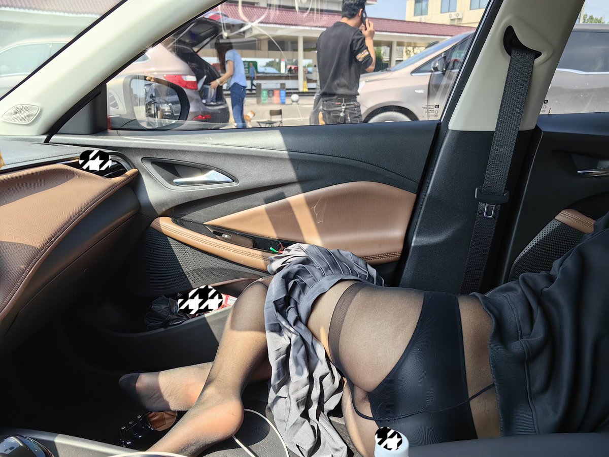 如果开门看见了 会怎样<a href="/luchu888/">在人前羞耻的露出果体💋</a>