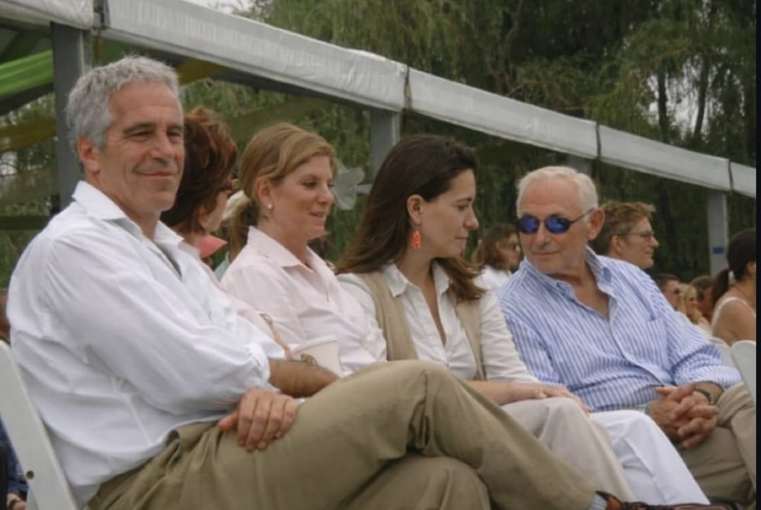 LAS RATAS ANDAN CON LAS RATAS 🐀🐀

Y no, no es montaje.

Maria Machado era amiguísima del Epstein.

Con razón le dieron el Nobel de la Paz, porque entre esas ratas se apoyan para "lavarse la cara".