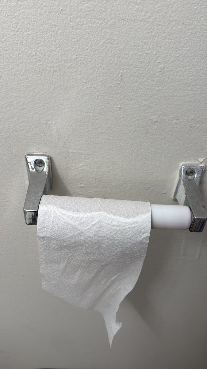 tappedinpierre's tweet photo. I know which roommate is doing this and it’s NOT chimney. #tpgate https://t.co/XCqlSRrvU2