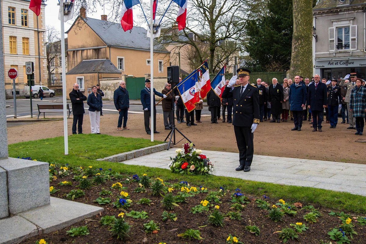 Prefet72's tweet photo. #PriseDeFonction | Nous souhaitons la bienvenue à M. Jean-Baptiste Constant, qui prend officiellement ses fonctions ce jour en qualité de sous-préfet de l'arrondissement de La FlÚche.
Délégué du préfet dans son arrondissement, M. Constant veillera à l'application des politiques publiques, à la sécurité et au conseil aux élus locaux.
â
Nous lui adressons nos vĆux de pleine rĂ©ussite dans l'exercice de ses missions au service de l'Ătat et des Sarthois.