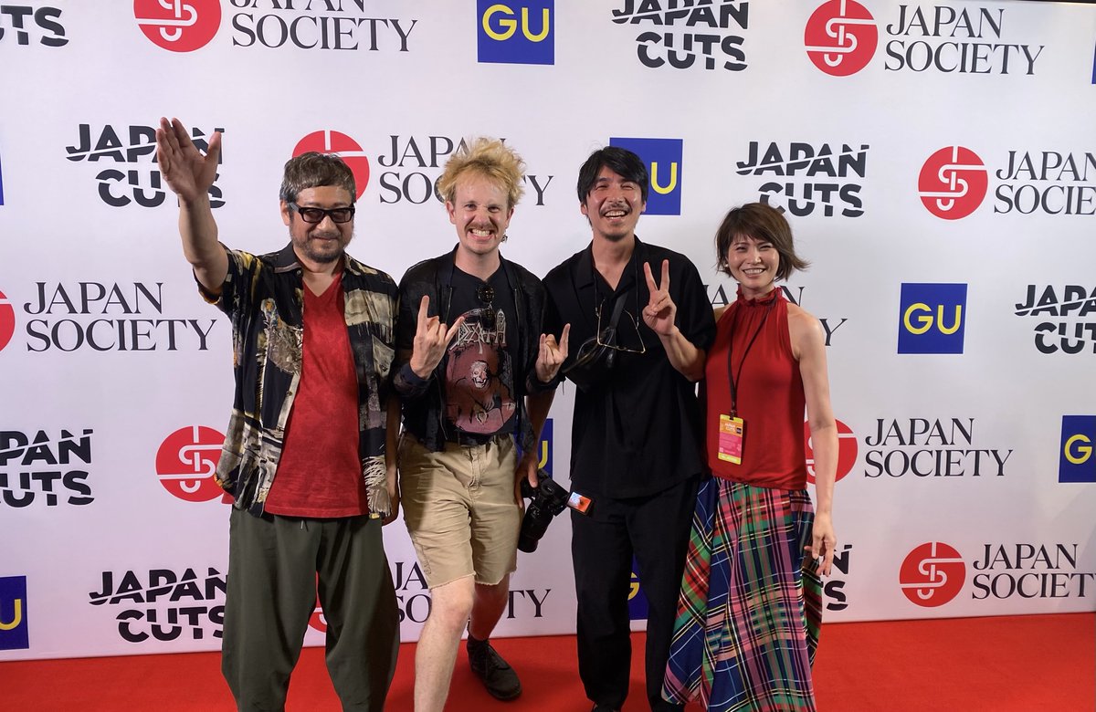 去年のJAPAN CUTSでNYで一緒だった #片山享 監督『#時のおと』を観てきたよ🎥🗽🇺🇸
とても丁寧に撮影された、優しい時間が流れる作品。
そこに生きる人々をそばで見守っているようなステキな時間でした✨