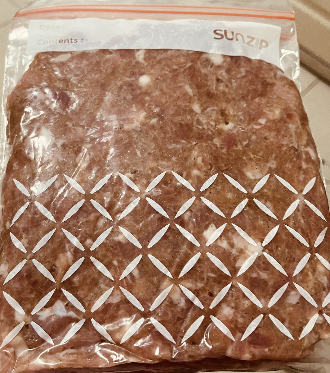 เตรียมอาหารสำหรับอาทิตย์นี้ พร้อมจิบกาแฟแก้ง่วงง  หมูสับปรุงรส 1.5กก สำหรับ4เมนู 

#อาหารของน้องดี