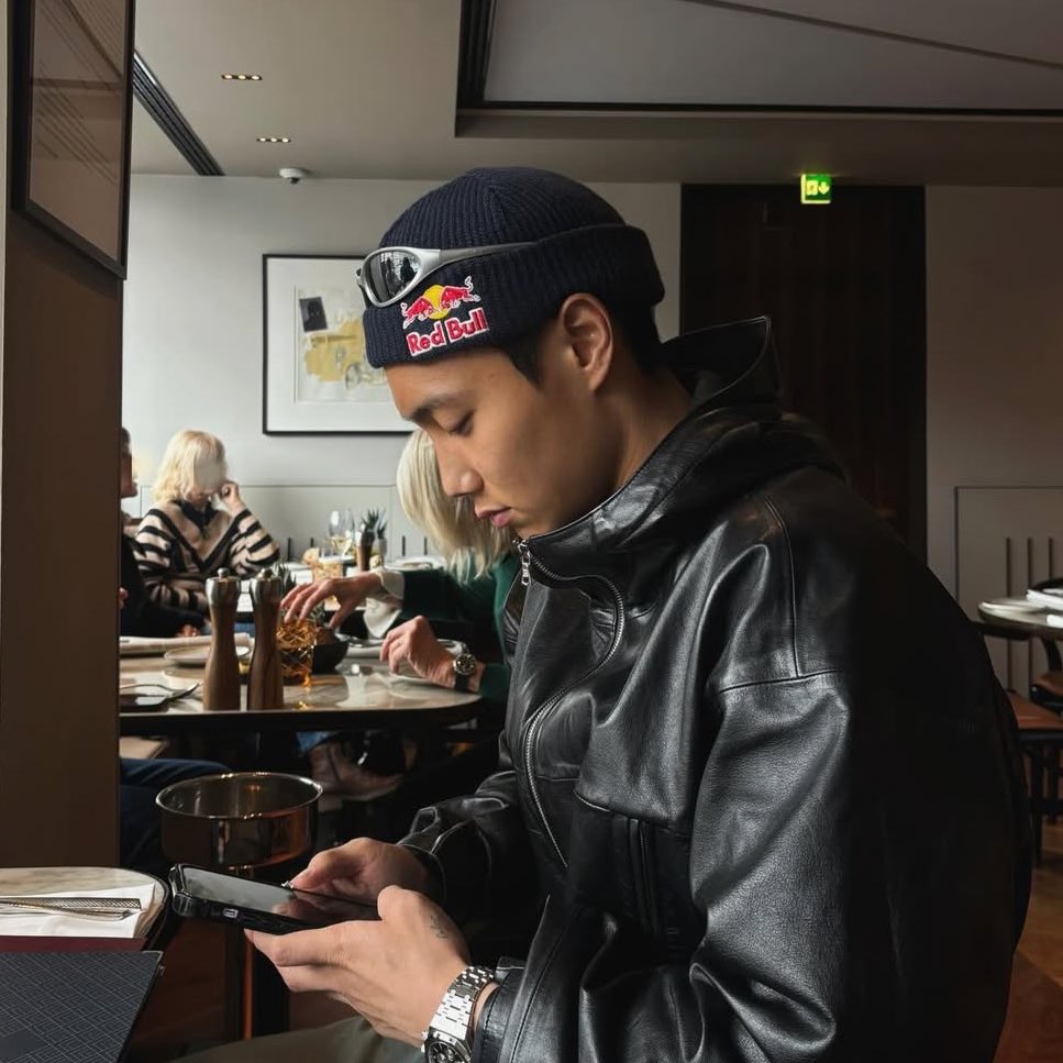 9uekitty's tweet photo. 너무 동그래서 육성으로 엥??? 이라고 함
어떻게 사람머리가 두쫀쿠지
카페사장님이 사흘밤낮으로 땀흘리면서 굴린 두쫀쿠
근데이제 두쫀쿠 굴린사람: 황희찬 https://t.co/hhlZVRbk67
