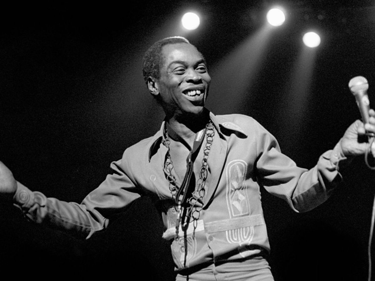 FELA KUTI vence GRAMMY pelo CONJUNTO DE OBRA

O "pai do Afrobeat", Fela Kuti, fez história ao se tornar o primeiro africano a receber um prêmio pelo conjunto da obra no Grammy.

Conhecido como o "Presidente Negro", Fela Kuti morreu em 1997 aos 58 anos.
