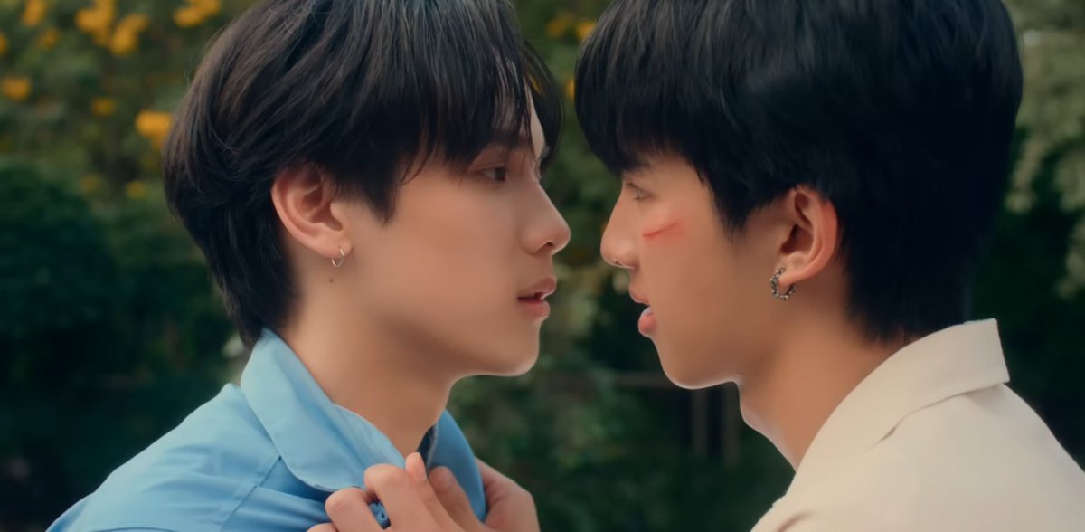 LiirBL's tweet photo. Also SurfJava are so hot and the enemies to lovers with forced proximity plot here is making me soooooo excited!!! 

#MuTeLuvLoveMeIfYouSwear https://t.co/dbOnjmTmyW