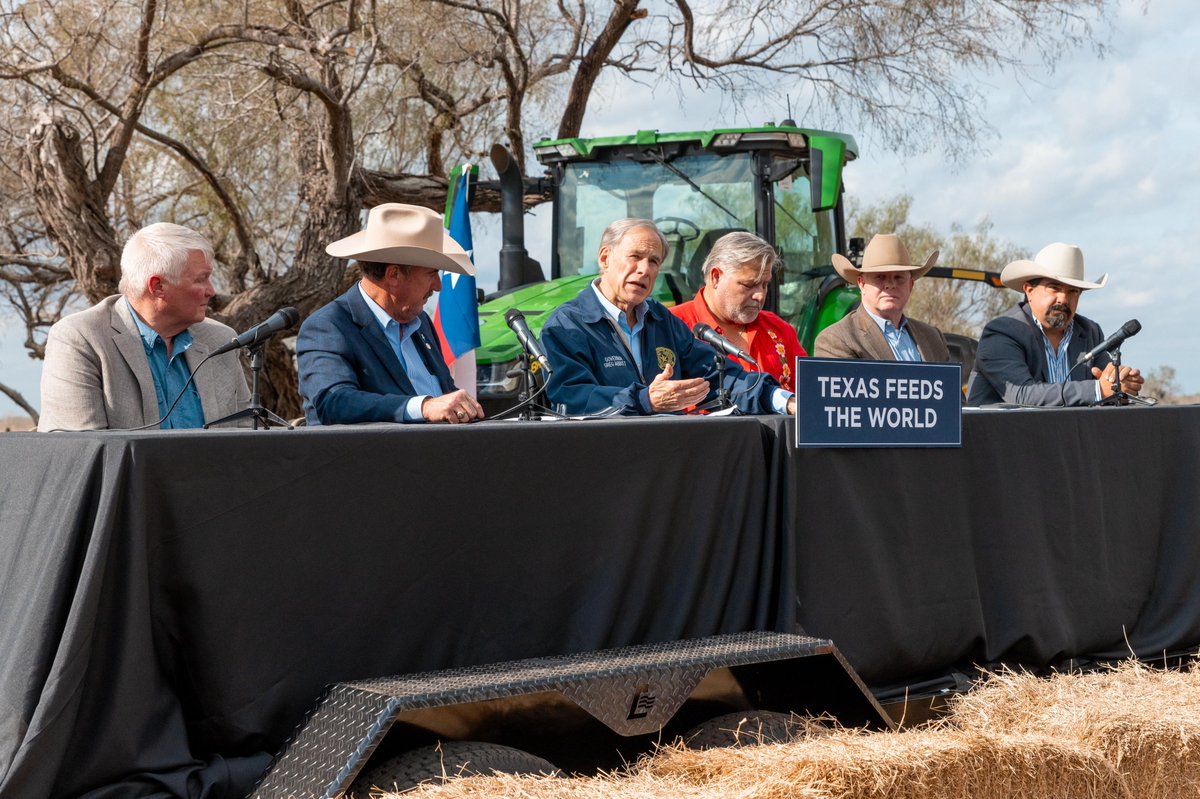 TexasFarmBureau's tweet photo. Gov. @GregAbbott_TX  issued a disaster declaration last week as New World screwworm infestations in Mexico move closer to the Texas border, posing a significant threat to Texas agriculture and wildlife.

The declaration allows state agencies to mobilize additional resources and take preemptive action to prevent the pest from spreading into Texas.

He made the announcement on a Texas Farm Bureau member's ranch in the Valley. Several Texas Farm Bureau leaders, members, and staff were in attendance for the announcement. 

Read more: https://t.co/0G1c79JTym