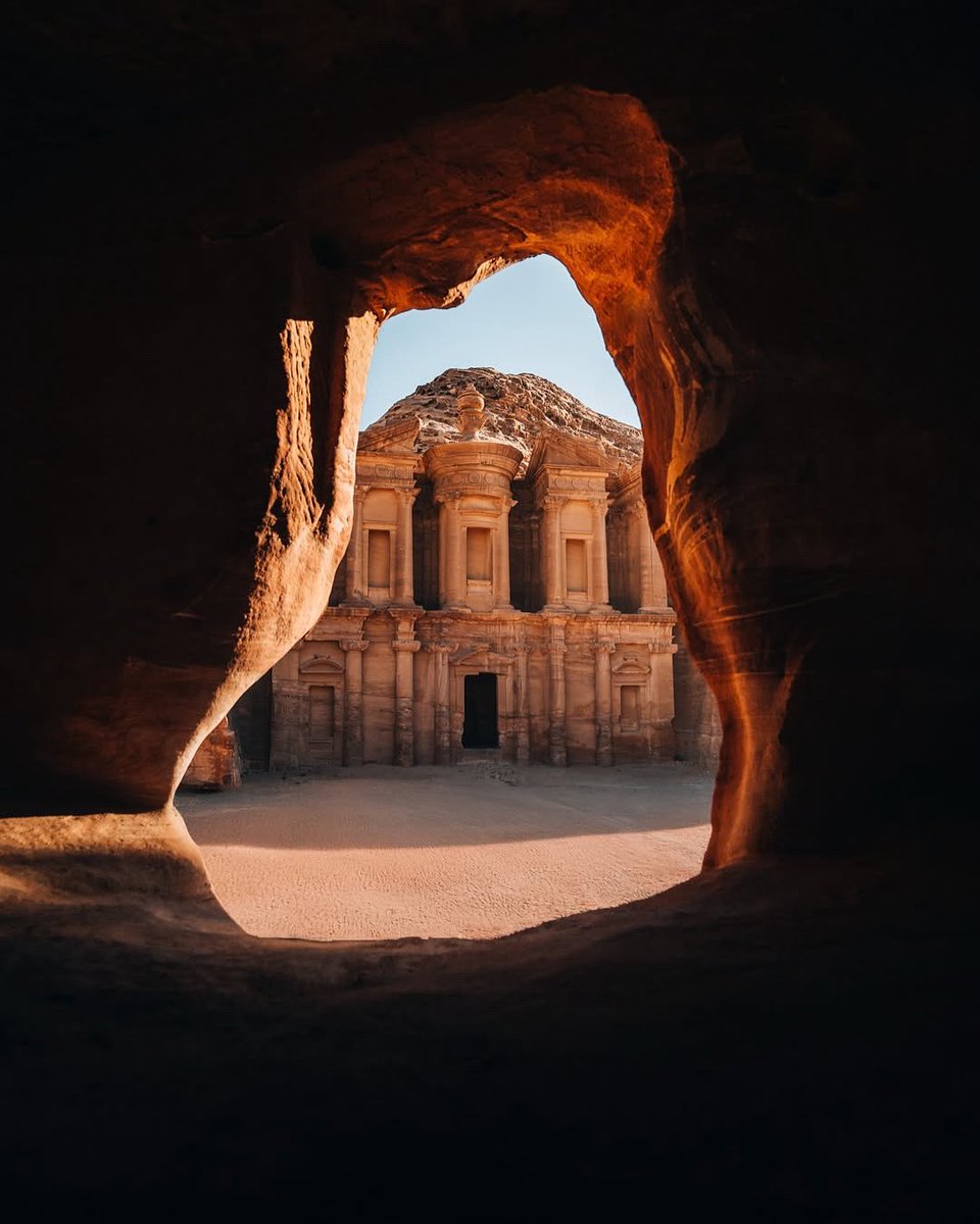 Visual Ground Magazine tweet media