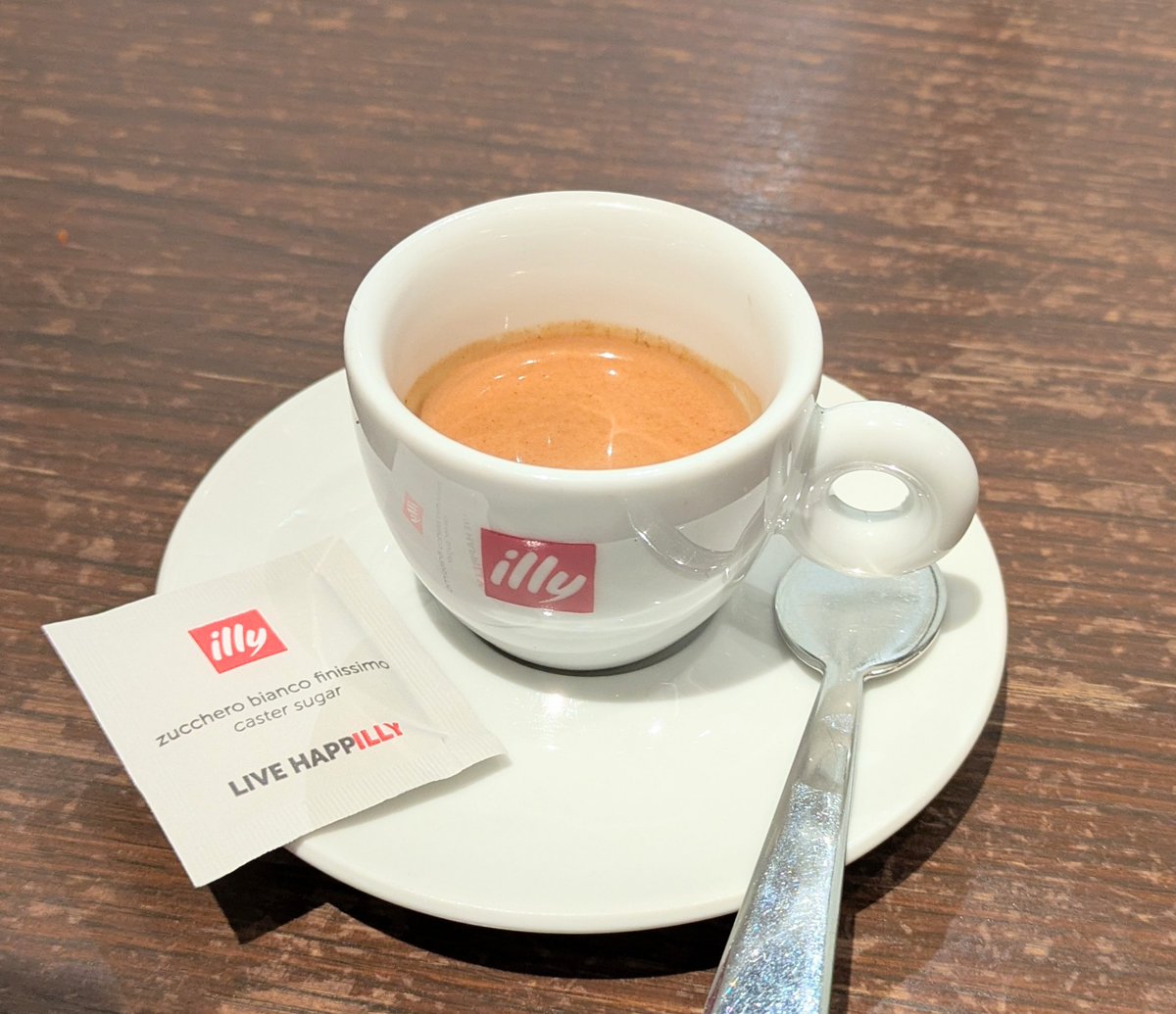 kochanoato1215's tweet photo. 「IL BAR」（有楽町イトシア店）モーニング〝スフレパンケーキ〟illyのコーヒーも美味しい！直木賞受賞『カフェーの帰り道』嶋津輝著では、戦後のカフェー西行でホットケーキが出されていますが、ホットケーキとパンケーキって似て非なるものなのですね(^^♪
#ILBAR
#カフェーの帰り道 
#嶋津輝 https://t.co/2pnpehLyB5