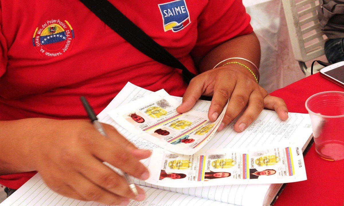 EpaBarinas's tweet photo. 👥🇻🇪 Autoridades del Servicio Administrativo de Identificación, Migración y Extranjería (#SAIME) anunciaron la extensión de las jornadas sin cita para la renovación de la cédula de identidad y verificación de datos hasta el 6 de febrero.
.
#EpaBarinas #LosQueremosDeVuelta https://t.co/vcx7AyUNOS