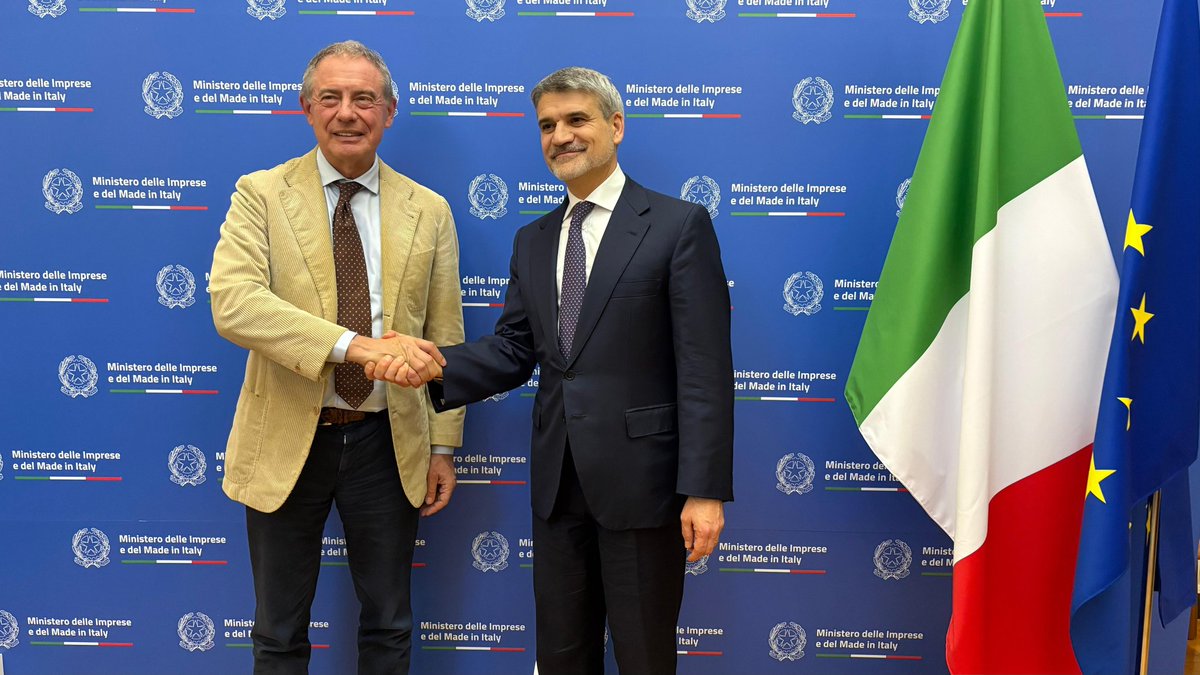 mimit_gov's tweet photo. Il ministro @adolfo_urso ha ricevuto al Mimit una delegazione di #Lottomatica guidata dall’Ad Guglielmo #Angelozzi. Al centro dell’incontro le strategie di sviluppo per la crescita e l’occupazione in Italia e le sfide delle imprese innovative nel settore ricreativo. https://t.co/1nXpPXZvvV