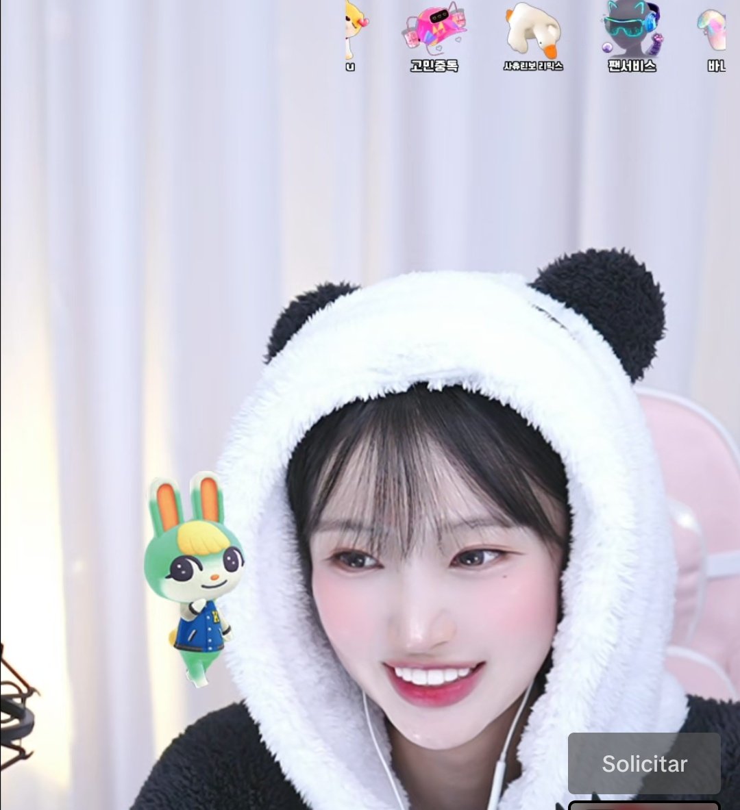 saturday_fan's tweet photo. 🌸Harin en el live de hoy🌸
02.02.2026🧷
#harin #chuming https://t.co/FzfxJ1pT9W