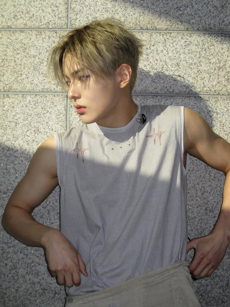 เมื่อไหร่จะพาหน้าหล่อ ๆ มาหาคะ คิดถึงแล้ว