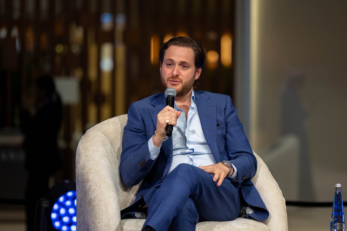 WMediaBridge's tweet photo. At BRIDGE Summit, Media Moneyball brings investors to the table to decode how media capital is moving. As creator platforms, new technologies, and community-led models reshape the landscape, early-stage investors share what actually earns conviction  from audience ownership to durable business models.

في بريدج، يجمع النقاش المستثمرين لفهم كيف تتغير قواعد الاستثمار في الإعلام. مع صعود منصات المبدعين، والتقنيات الجديدة، والنماذج القائمة على المجتمعات، يشارك مستثمرون في المراحل المبكرة ما الذي يبحثون عنه عند دعم المؤسسين اليوم. من امتلاك الجمهور إلى نماذج أعمال ذكية، الرسالة واضحة: الرؤية الإبداعية مهمة، لكن الاستدامة تُبنى عند تقاطع الثقافة والمجتمع ورأس المال.

#WorldMediaBRIDGE
#BRIDGESummit