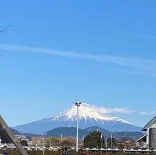 process_analyst's tweet image. どっちの地球だろう？ 🫐