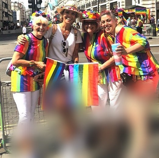 Millî Eğitim Bakanlığı gençlere aile şuurunu L*G*BTci Gülben Ergen'le kazandıracakmış.

İslâm'dan maada çaldığınız her kapı bir çıkmaz sokağa çıkacak..