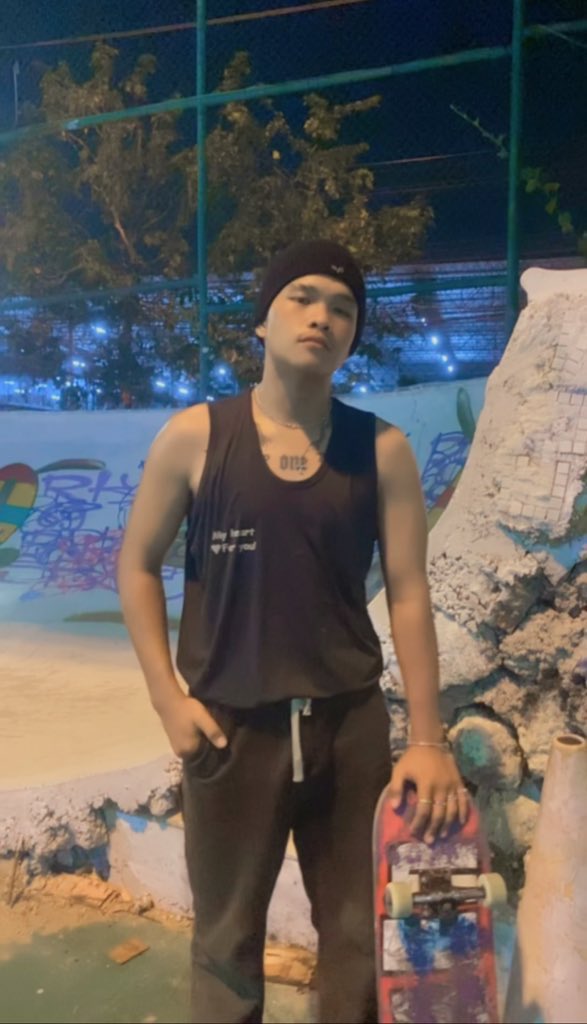 สวัสดีค้าบ เบท อายุ19 ชายแท้ครับ🙏🏻
 รับงานนวดออยล์ งานเอนเตอร์เทน เอ็นดื่ม เอนแรง เต็มใจบริการทุกเพศ นวดดี ดูแลดี รีวิวแน่นครับ🤘🏼
ผมอยู่อ่อนนุช เดินทางได้ทั่ว กทม.-ปริมณฑล ครับ 
(ฟรีค่าเดินทางในละแวก9กิโลครับ🙏🏻)
#หมอนวดชายแท้ #หมอนวดชาย