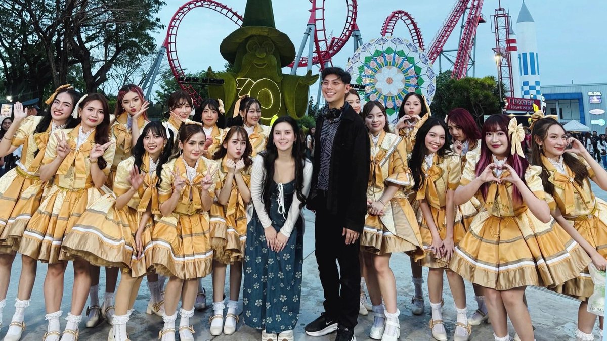 minelpy's tweet image. na para bang mga anak... chariz HAHAHAHA thank you miss abby and direk azlan 🫡

#mnl48