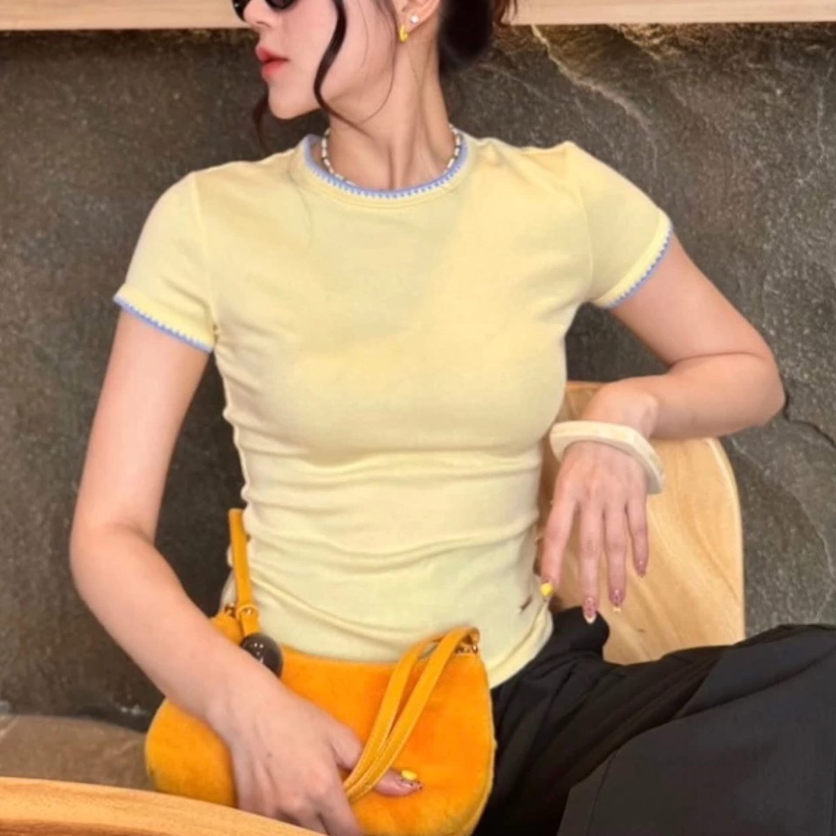 oohooono's tweet photo. เสื้อ��ืดสลิมฟิตทรงเป๊ะ คอเสื้อเน้นเส้นด้ายตัดคู่สีดูมีสไตล์ผ้านุ่ม ใส่สบาย✨ จิ้ม https://t.co/9bDdKzQTFb

#แอ๋วร่วมใจเรียกพี่วิน #ไข่ขาวลูกแมร๊ #ไม่สะอื้นสดชื่นแสนฟอล #GRAMMY #savesaisawat #เท้งณัฐพงษ์ https://t.co/Jazc947kU6