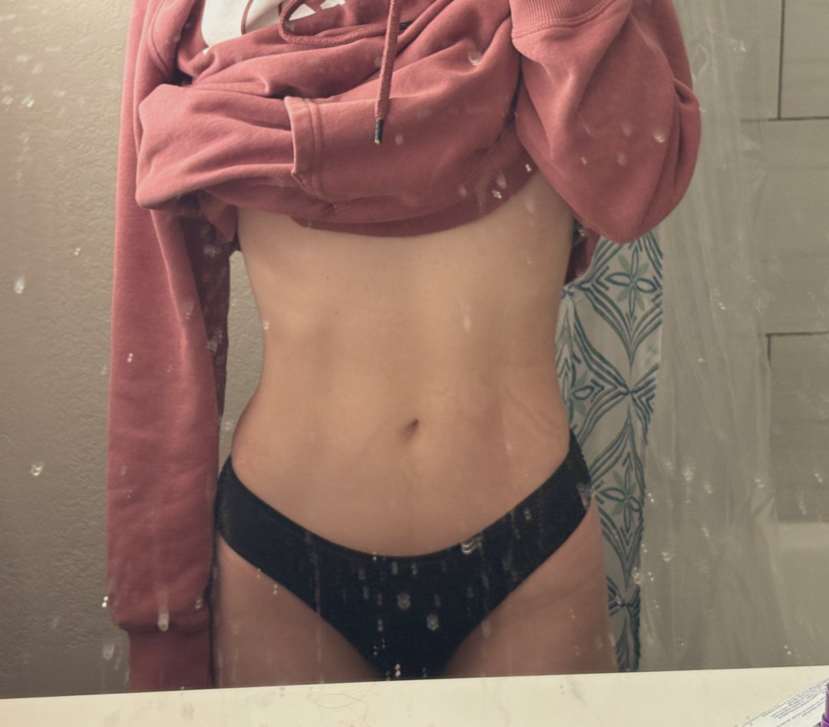 thecarbcunt's tweet photo. actually look kinda skinny today https://t.co/jFhZ1qgKmk
