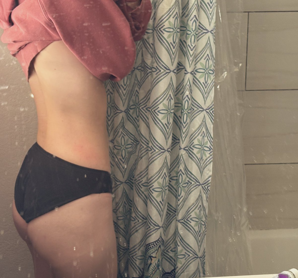 thecarbcunt's tweet photo. actually look kinda skinny today https://t.co/jFhZ1qgKmk