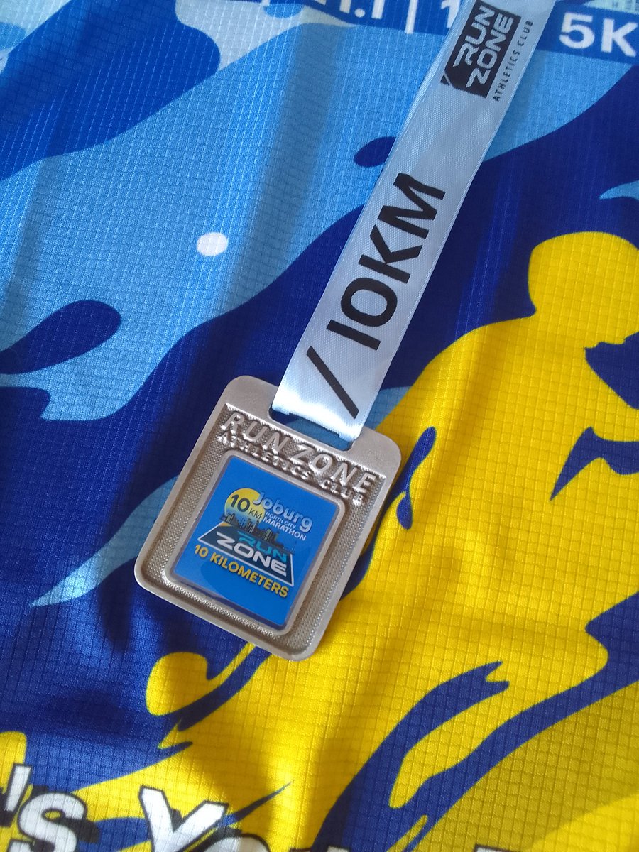 Yesterday's things at the Run Zone Joburg North City Marathon 2026.

Eish, some of us in the leading pack ran a extra 2KM because of the misdirection from the marshals along the way 🙆🏾‍♀️🙆🏾‍♀️🙆🏾‍♀️😭

#FetchYourBody2026 
#JoburgNorthCityMarathon
#10KM
#RunningWithTumiSole