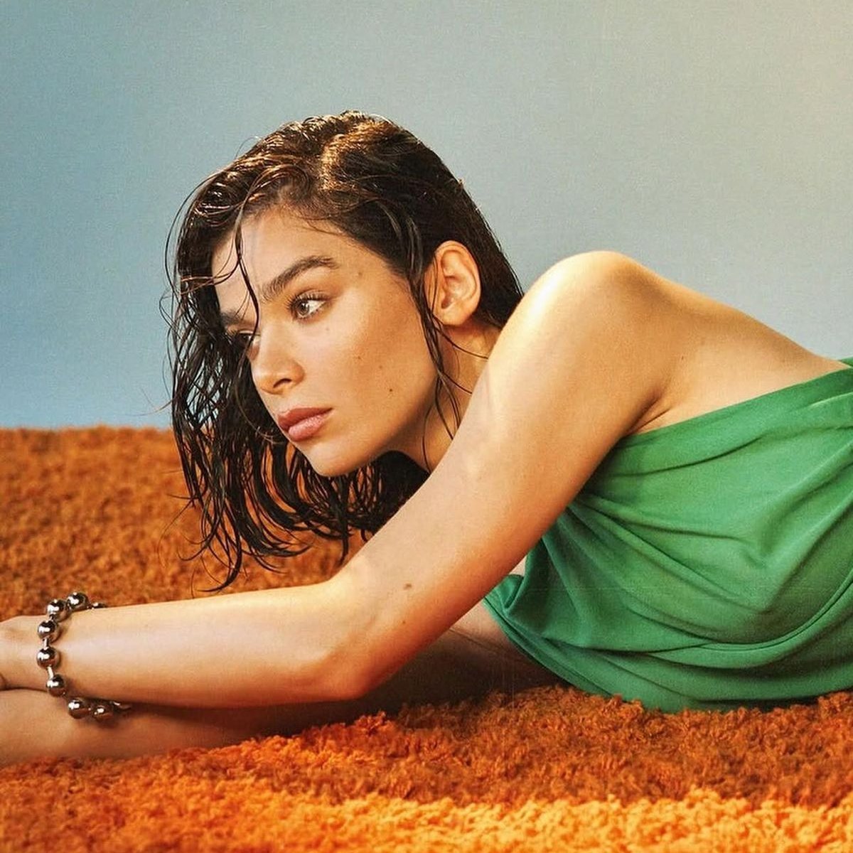 Charts Hailee tweet media