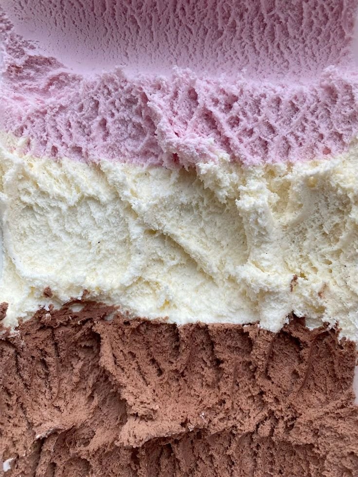 daily_dolce's tweet image. Why choose one when you can get them all 🍨🤎