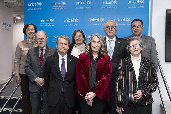 Damos la bienvenida a <a href="/MangelesEspino6/">Ma. Ángeles Espinosa</a> como nueva presidenta de <a href="/unicef_es/">UNICEF España</a> 💙Con una trayectoria dedicada a los derechos de las niñas y los niños, asume el reto de convertir los desafíos en oportunidades para cada infancia unicef.es/noticia/damos-…
