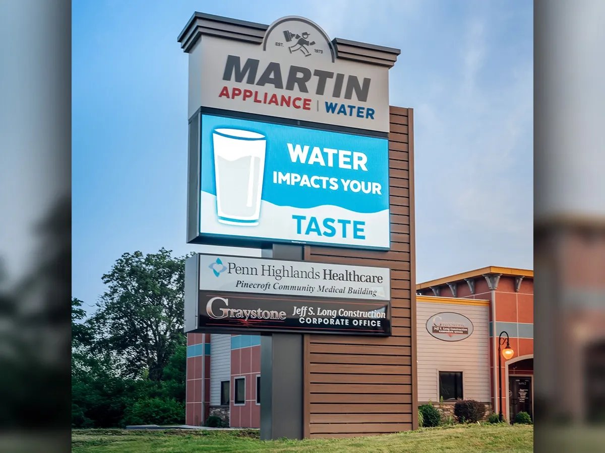 WatchfireSigns's tweet image. Watchfire LED displays help retailers attract attention, engage shoppers, and boost sales. From bright outdoor digital signs to dynamic indoor video walls, we help you create experiences that drive results.

Learn more: smpl.is/ae8a4

#RetailMarketing #LEDDisplays