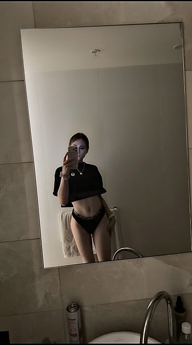 Zoe tweet media