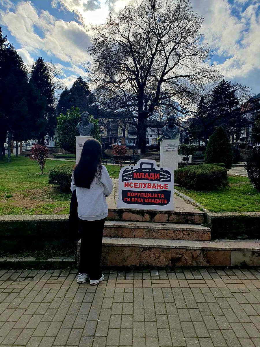 Analytica Think tank tweet media