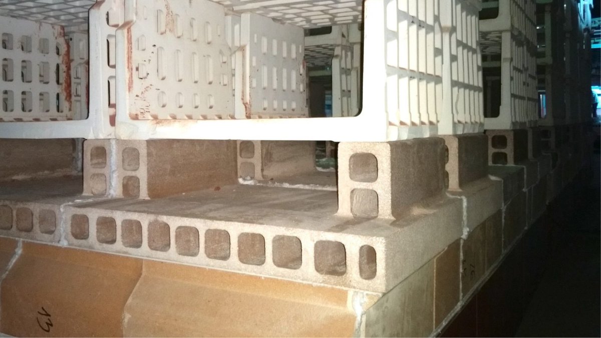 🔥 En procesos industriales exigentes, la elección del material es clave.

Nuestros refractarios ofrecen resistencia térmica y fiabilidad en condiciones extremas.

👉 refracampo.com/es/inicio/

#CerámicaCampo #Refractarios #Industria