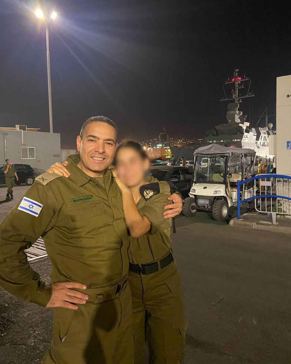 IDFSpokesperson's tweet image. הבת שלי, אלה, שירתה כלוחמת בחיל הים. עוד לפני גיוסה לא הייתה לה התלבטות, היא ביקשה שירות קרבי ומשמעותי, ואני ליוויתי את הבחירה הזו בגאווה גדולה. גאווה על הדרך, על המאמץ, על הרצון לתרום למדינה ועל העשייה המבצעית לאורך השירות כולו.

בשנת 2015 קיבלה סא״ל אור בן יהודה (אז סרן) צל״ש…