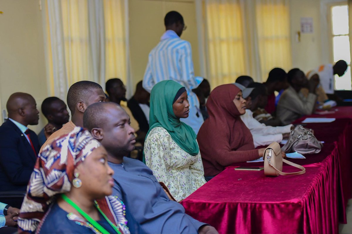 Cipmen's tweet image. #news
À #Dosso, le 31/01/2026, le #CIPMEN a tenu une session d’info sur la #FoireDeLEmploi_2026 à #Niamey, suivie d’un panel « Jeunes, Emploi &amp;amp; Entrepreneuriat ».
Objectif : informer, échanger et connecter les jeunes aux opportunités.
#EmploiJeunes #Entrepreneuriat 
@OIMNiger