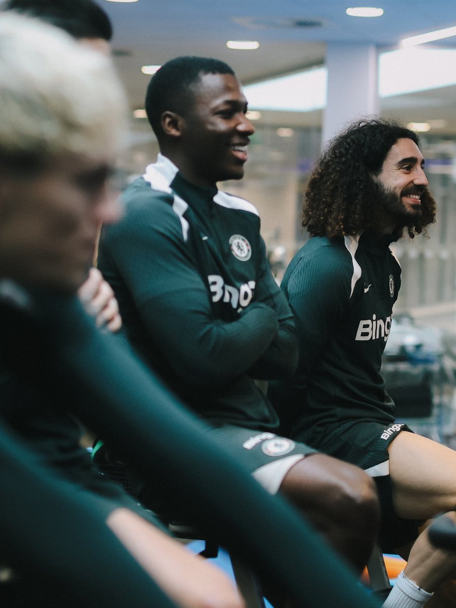 ChelseaFC's tweet photo. Getting the legs moving. https://t.co/RFl2J32jCO