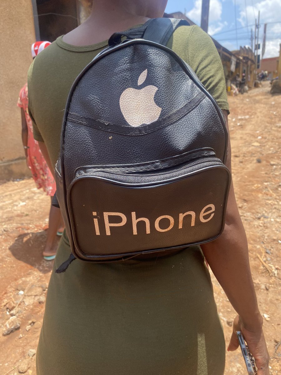 CathymadeIt's tweet image. An iPhone 🥲