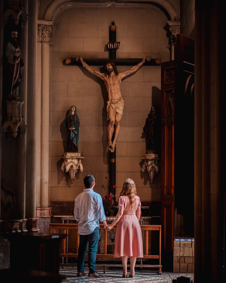 «El cristiano no es flojo y cobarde, sino fuerte y fiel» 

~San Juan Pablo II