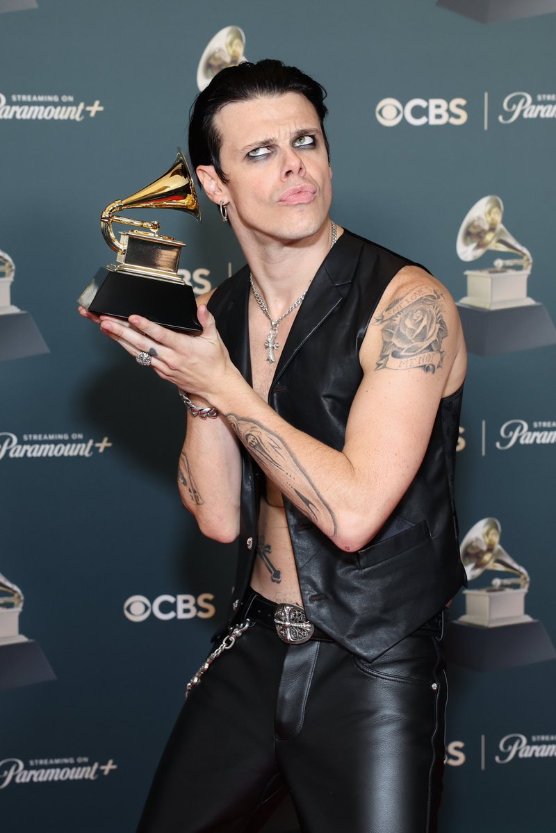 We won a Grammy. Fuck. 🏆