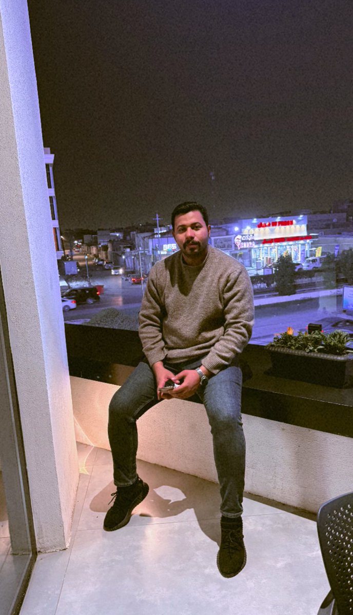 لا تصدق بأن أحدًا لا ينقصه ، شئ تأكد بأن الحياة.    تأخذ من الجميع .