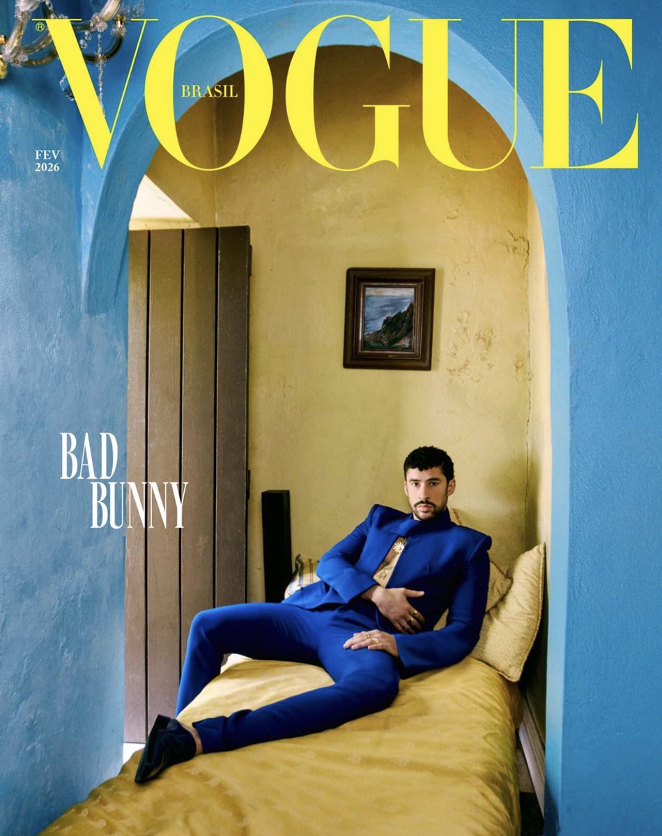 fanajacobs's tweet photo. Bad Bunny in Luar. Great colors here. https://t.co/fj4XDVxKUq
