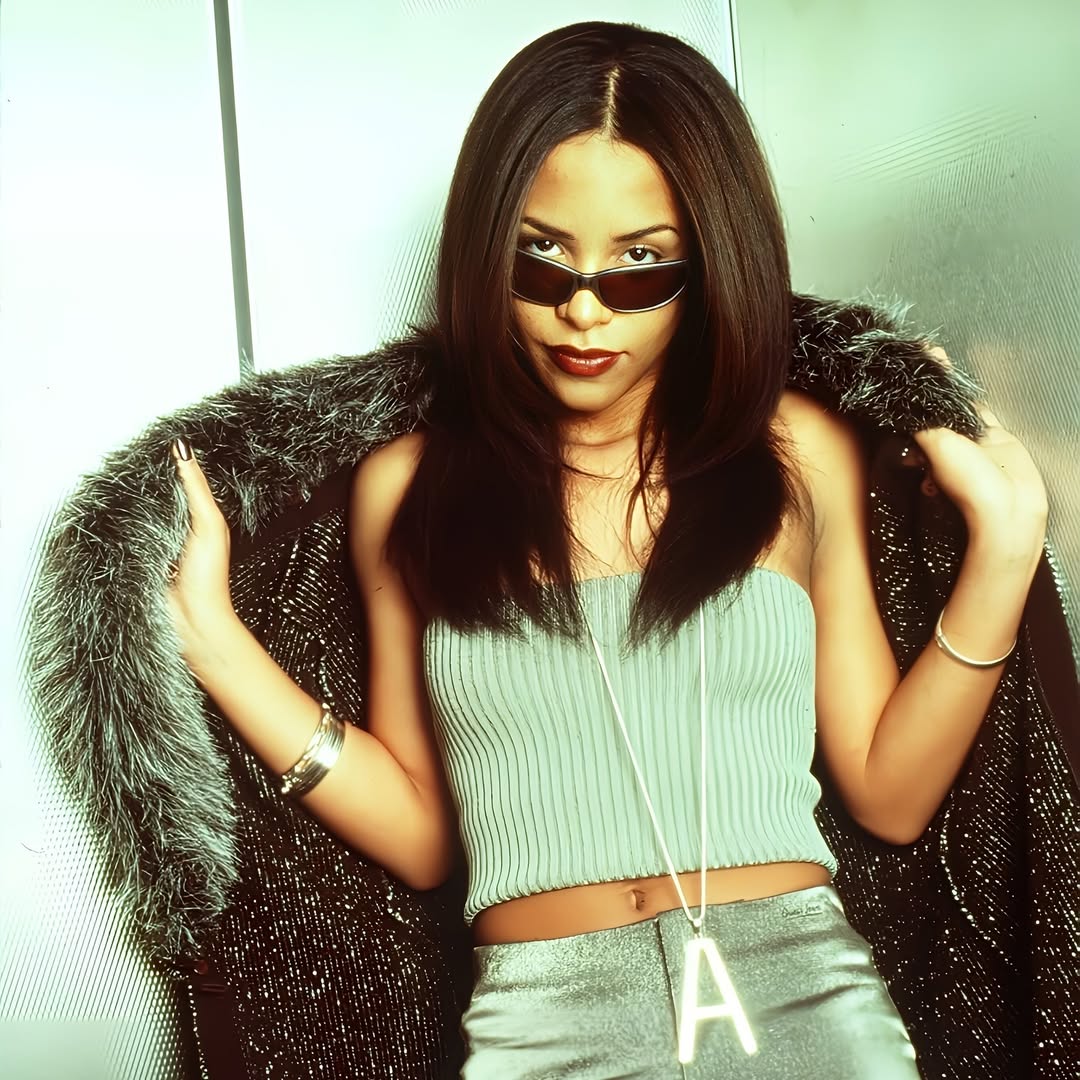 Aaliyah_Fanatic's tweet photo. “I think rumors are hilarious. I don't pay attention. It goes in one ear and out the other. When you're in this business, you hang out with people, and people are like, 'I wonder, are they seeing each other?' I never dated Jay-Z. I never dated Ginuwine.”

VIBE Magazine, Aug 2001 https://t.co/AIjHWeHjDb
