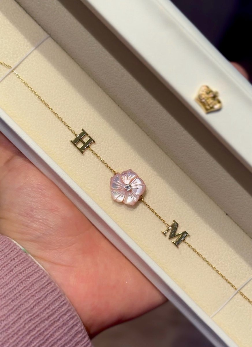 vayepearls's tweet image. Ay aşkım elim çarptı pardonn (14 Şubat 🤓