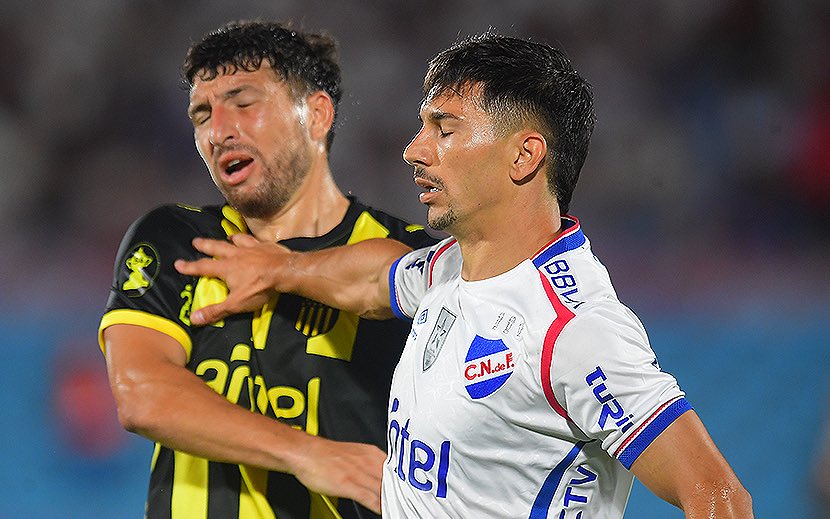 A ver si les entra:

SILVERA ES UN TRAIDOR porque negoció su pase a Nacional ANTES de las Finales que se venían contra ese rival.

Traicionó al DT, a los compañeros y a la hinchada.

No comparen con las decenas de futbolistas que jugaron en ambos clubes.
No tiene nada que ver.