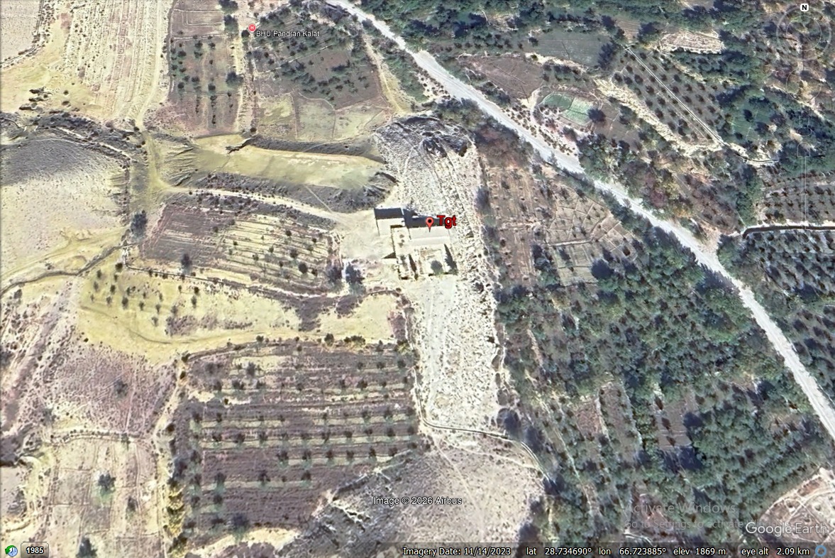 zarrar_11PK's tweet image. Balochistan Update‼️‼️

In wake of recent activities of FAH terrorists all over province, security forces were made alert to hunt FAH before they organise.

In Zehri, an ambush was laid near Chief Minister camp office. 

4 x terrorists were spotted, engaged and Eliminated. One of…