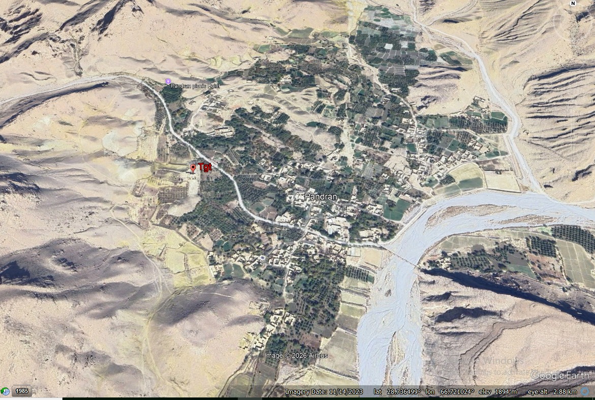 zarrar_11PK's tweet image. Balochistan Update‼️‼️

In wake of recent activities of FAH terrorists all over province, security forces were made alert to hunt FAH before they organise.

In Zehri, an ambush was laid near Chief Minister camp office. 

4 x terrorists were spotted, engaged and Eliminated. One of…