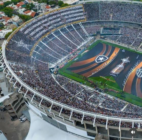 Buenos Aires
30 novembro 2024

Ônibus? Muitos
Aviões? Milhares
Corações? Milhões