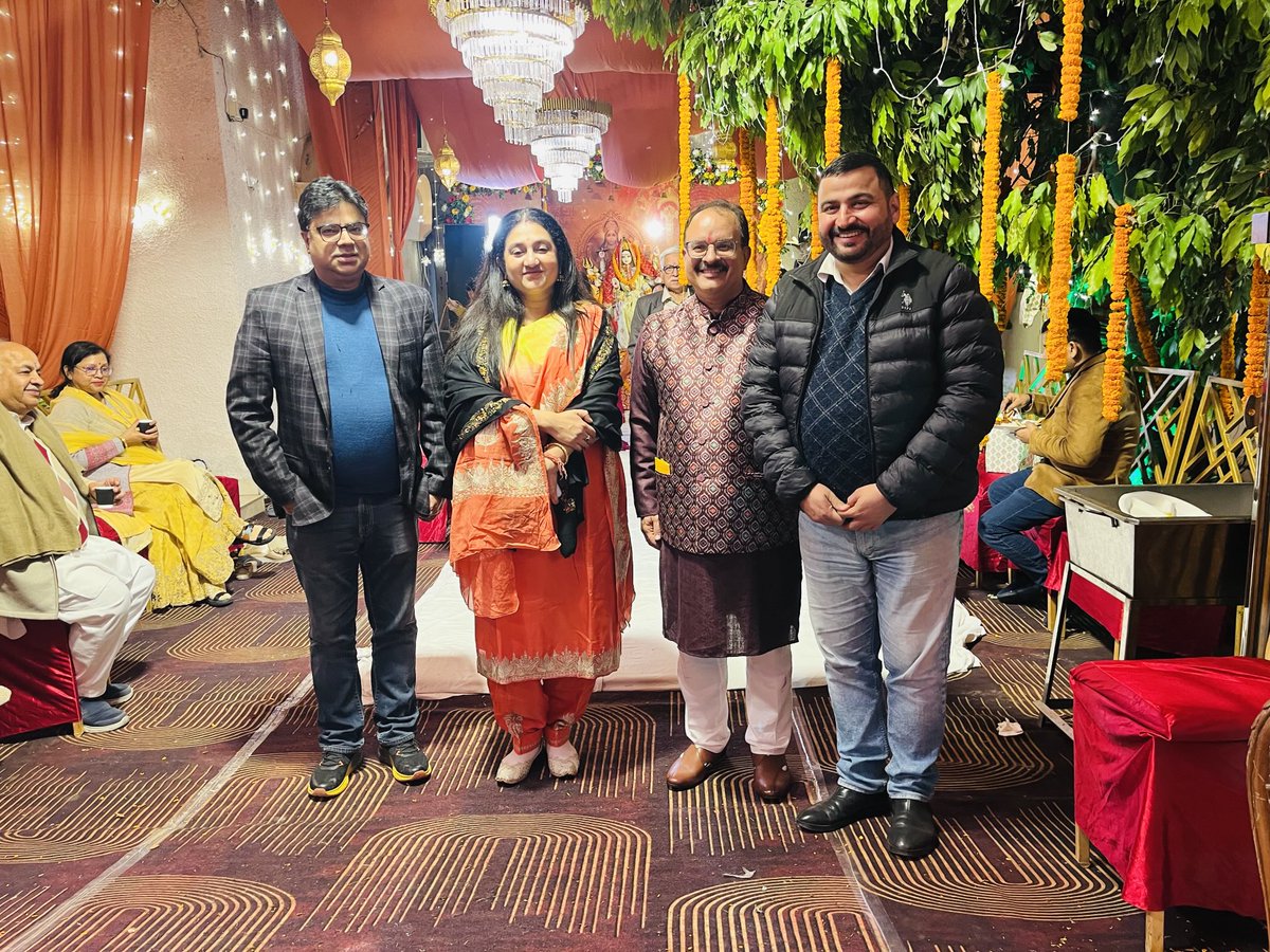 vikasnda's tweet photo. Jammu Marriages are another source of get to gathers
Lovely catching you @KhajuriaManu ji @DrVikasPadha ji
Thank you @ajaykhajuria3 for the invitation that binds #Dogras
#AmazingJammuPradesh https://t.co/JWmcqLIH2O