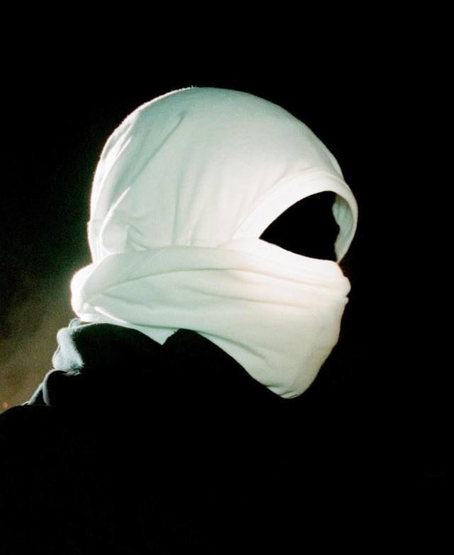 ossobold's tweet image. "Bazen, seni kandırdığını sanan aptalı kandırmak için aptalı oynaman gerekir."

—Al Capone